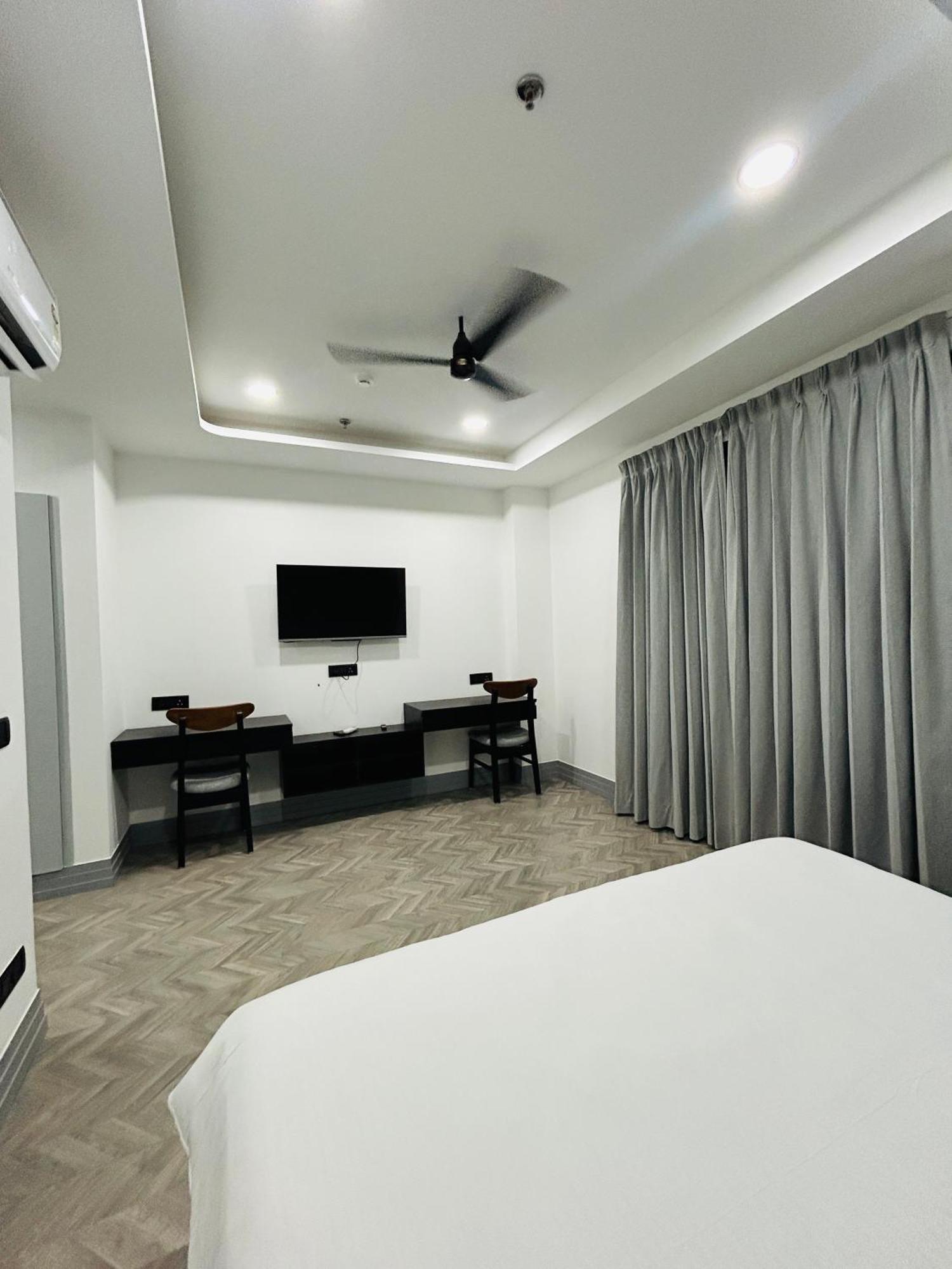 Bedchambers Luxury Apartment Near Golf Course Road Gurgaon Exterior foto